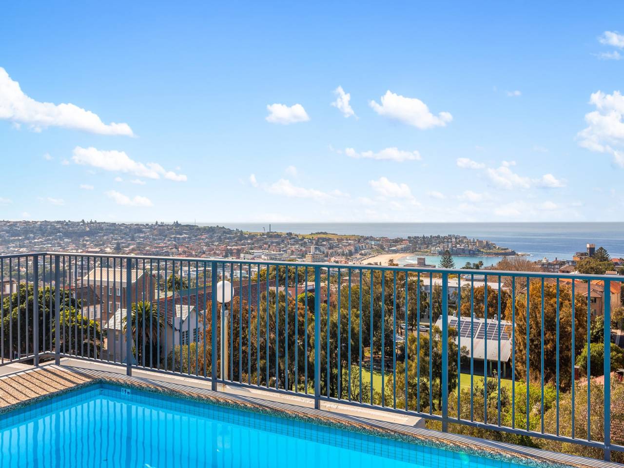 Ganzes Studio, Bondi Studio-Apartment mit Pool- und Dachblick in Bondi, Sydney