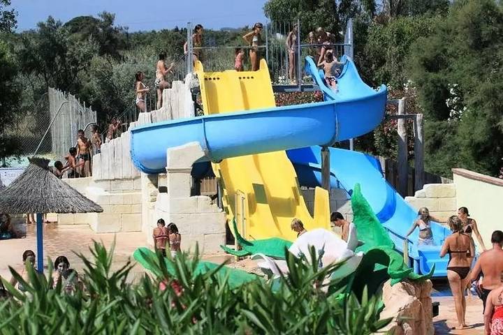 Camping pour 10 personnes, avec terrasse et piscine à Torreilles - 2