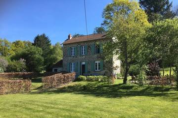 Gîte pour 4 personnes, avec jardin et terrasse à Augne