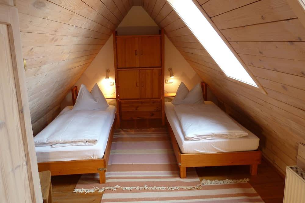 Ganze Wohnung, Stilvolle Ferienwohnung Iii auf fränkischen Obst- und Brennereihof in Leutenbach, Fränkische Schweiz