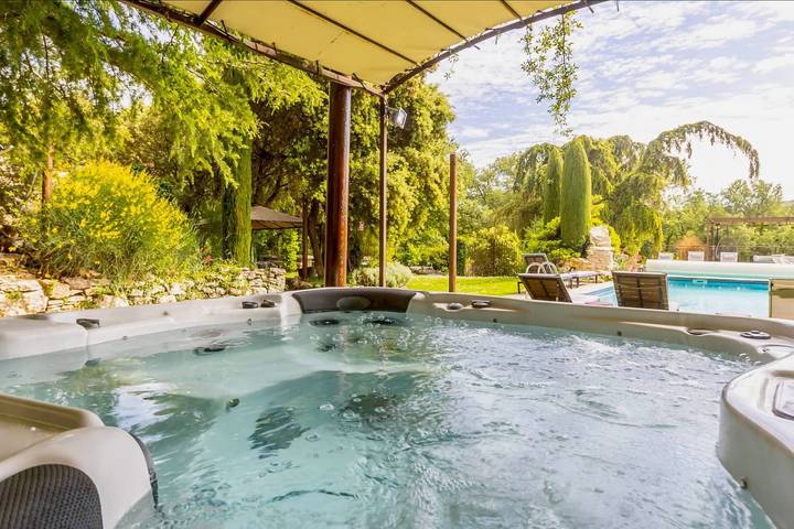 Location de vacances pour 21 personnes, avec sauna ainsi que jardin et terrasse, animaux acceptés à Bonnieux - 3