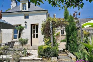 Gîte pour 5 personnes, avec jardin et terrasse à Bourré