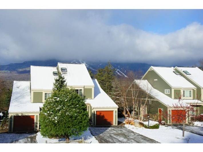 Vacation rental for 8 people, with terrace and pool as well as hot tub in Stowe