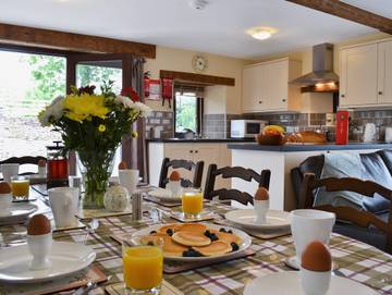 Log Cabin for 8 People in Powys, Mid-Wales, Photo 3
