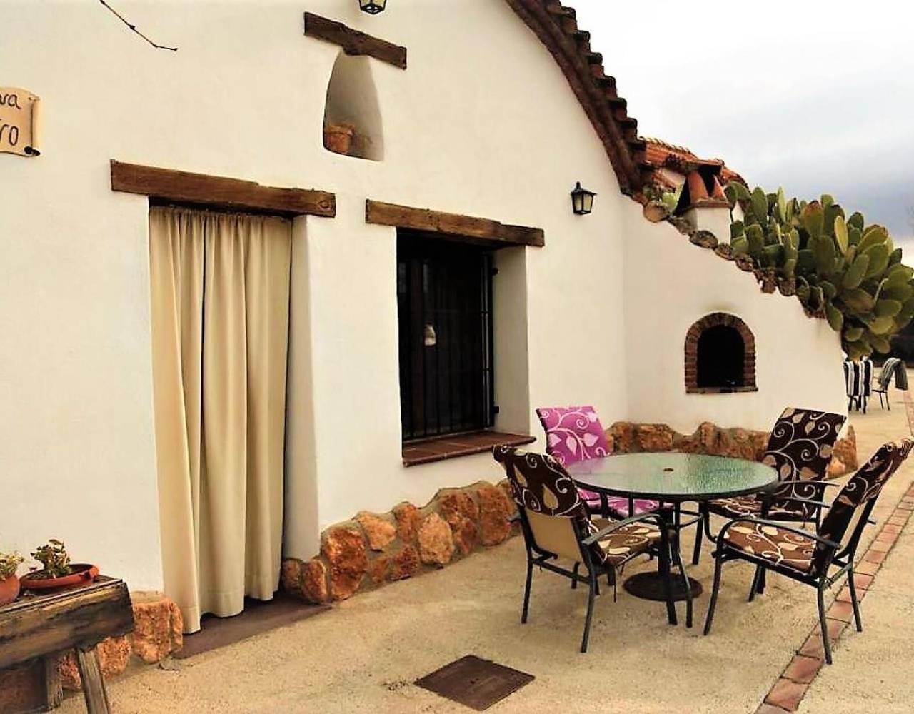 Lejlighedshotel for 5 personer med have in Fonelas, Geoparque de Granada
