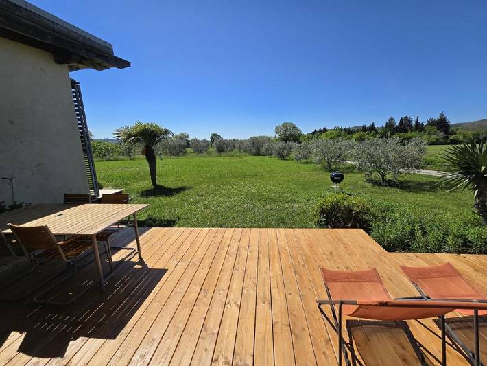 Gîte pour 4 personnes, avec jardin et terrasse à La Brillanne