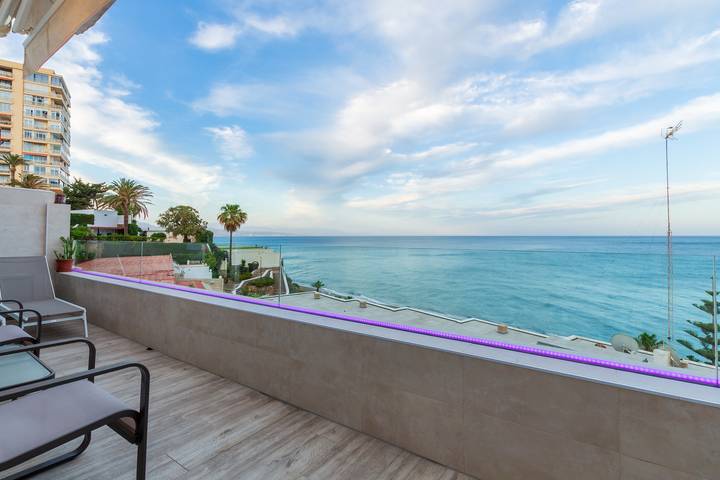 Ferienwohnung für 3 Personen, mit Meerblick und Balkon sowie Terrasse in Andalusien