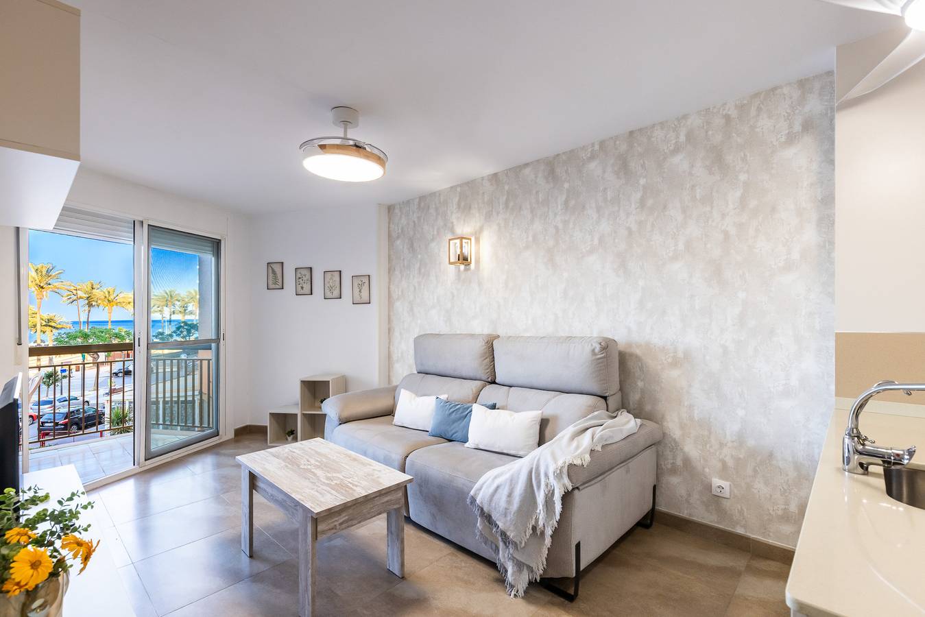 Appartement entier, 🏖️ Playa a 200m | Piscina y apartamento reformado in La Pineda, Platja de la Pineda