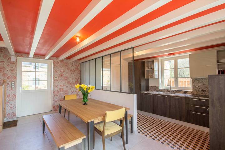 Gîte pour 8 personnes, avec terrasse et jardin