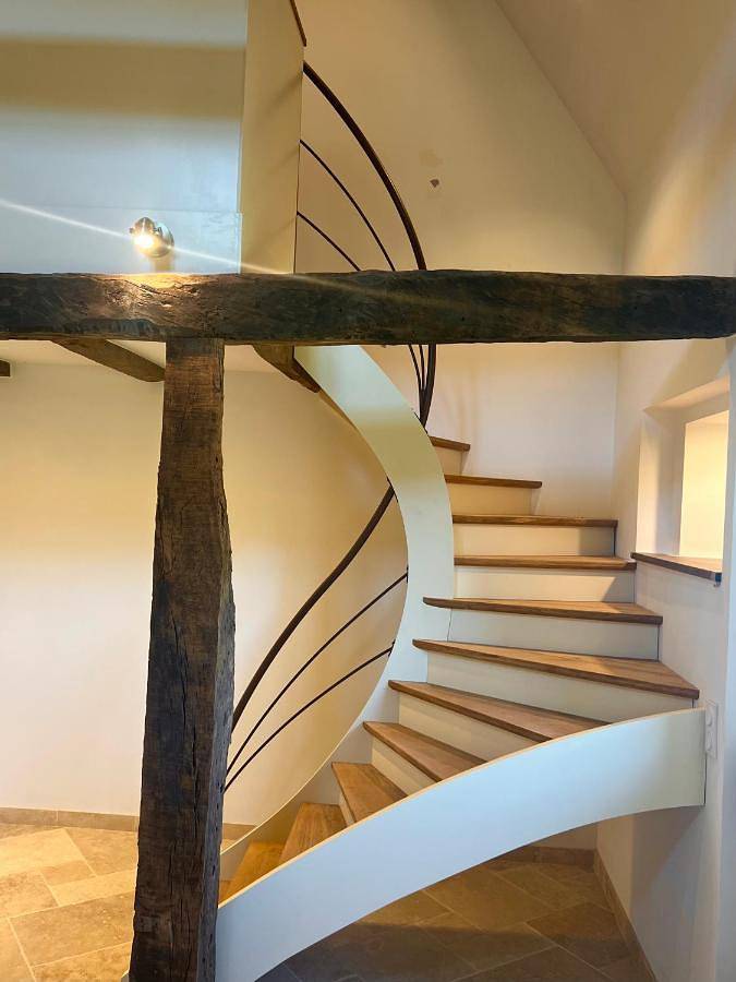 Location de vacances pour 2 personnes, avec vue ainsi que jardin et terrasse dans Cénevières - 3