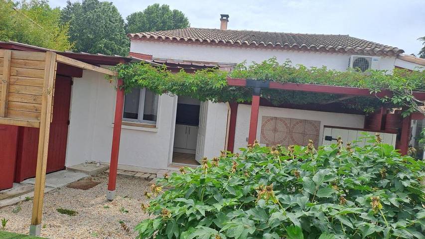 Gîte pour 2 personnes, avec terrasse et piscine à Milhaud - 3