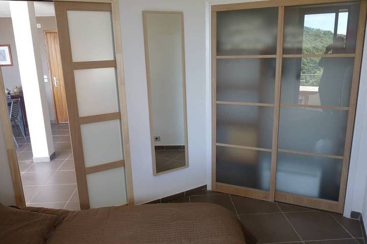 Gîte pour 4 personnes, avec terrasse dans Office De Tourisme De Bormes Les Mimosas - Le Port - 3