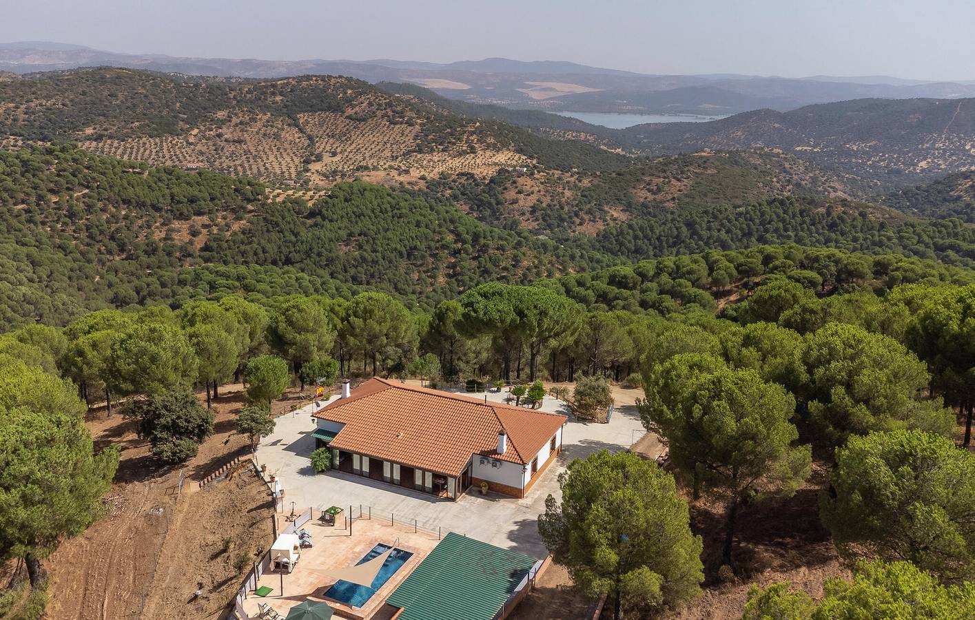 Acogedor Apartamento con Piscina y Chimenea cerca de Villaviciosa de Córdoba in Villaviciosa de Córdoba, Sierra Morena