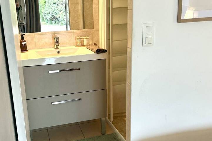 Doppelzimmer-Luxus-Eigenes Badezimmer-Gartenblick in Plassac, Blaye und Umgebung