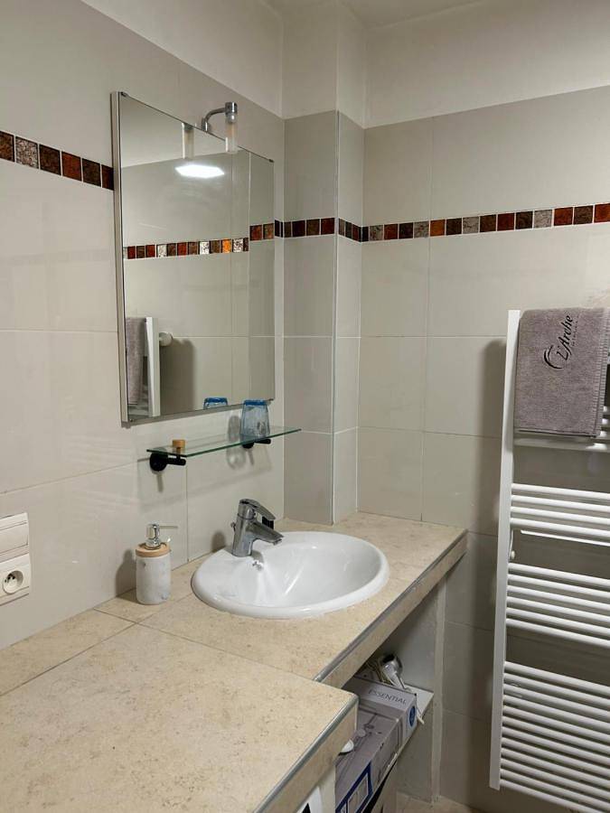 Hôtel pour 2 personnes, avec terrasse dans Porquerolles - 4