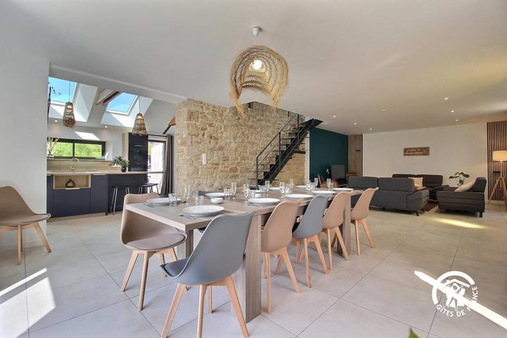 Gîte pour 10 personnes, avec vue et jardin à Ploemel - 2