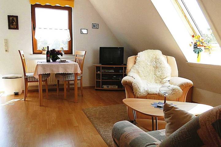 Ferienwohnung für 2 Personen, mit Balkon und Garten in Lützow