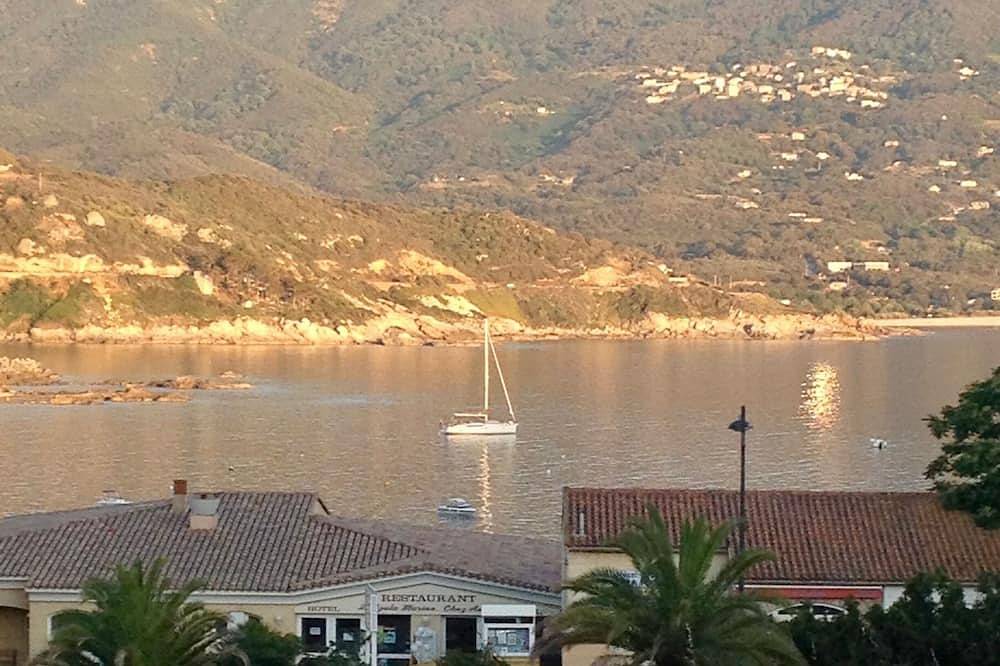 Appartement entier, Charmant appartement climatisé  terrasse vue pleine mer in Tiuccia, Casaglione