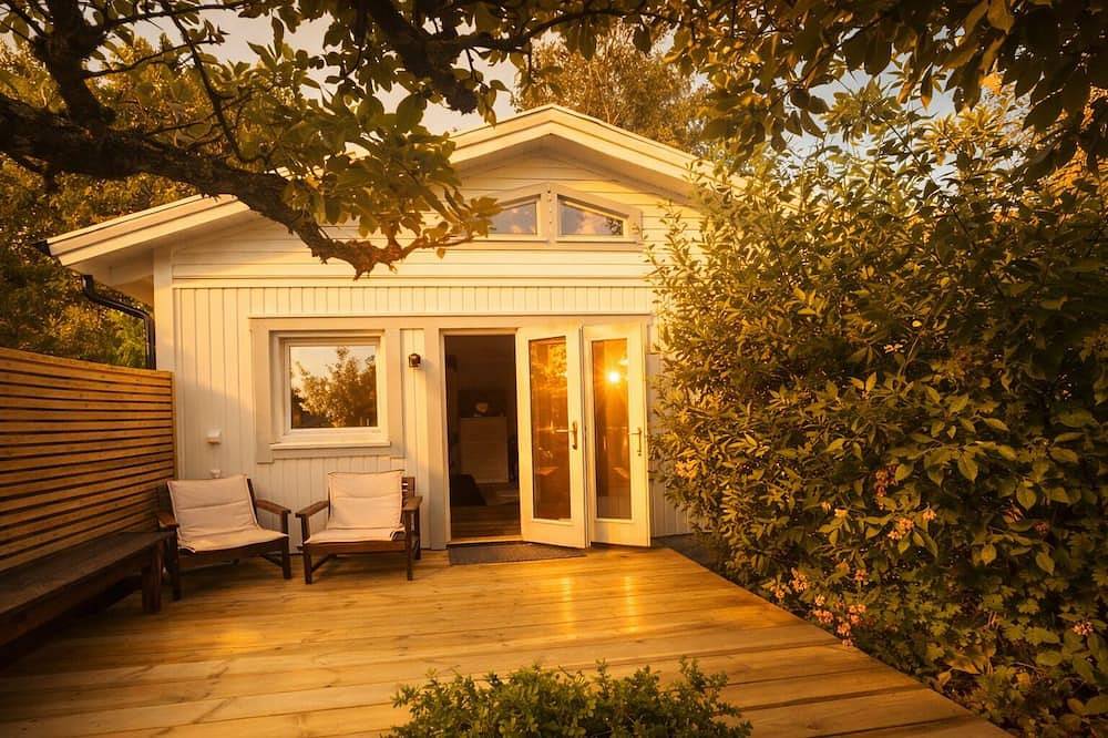 Modern guesthouse close to sea, nature, golf, hiking & Kattegat Trail in Kungsbacka, Halland
