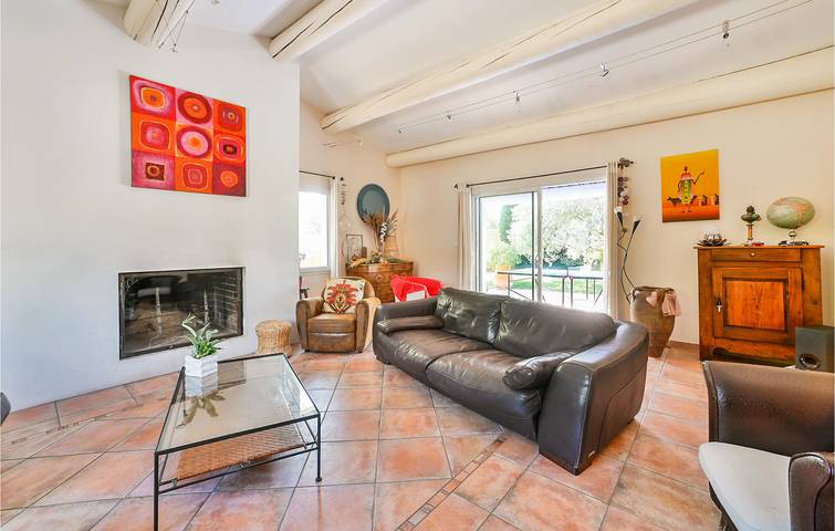 Location de vacances pour 8 personnes, avec piscine ainsi que terrasse et jardin, animaux acceptés à Valréas - 4