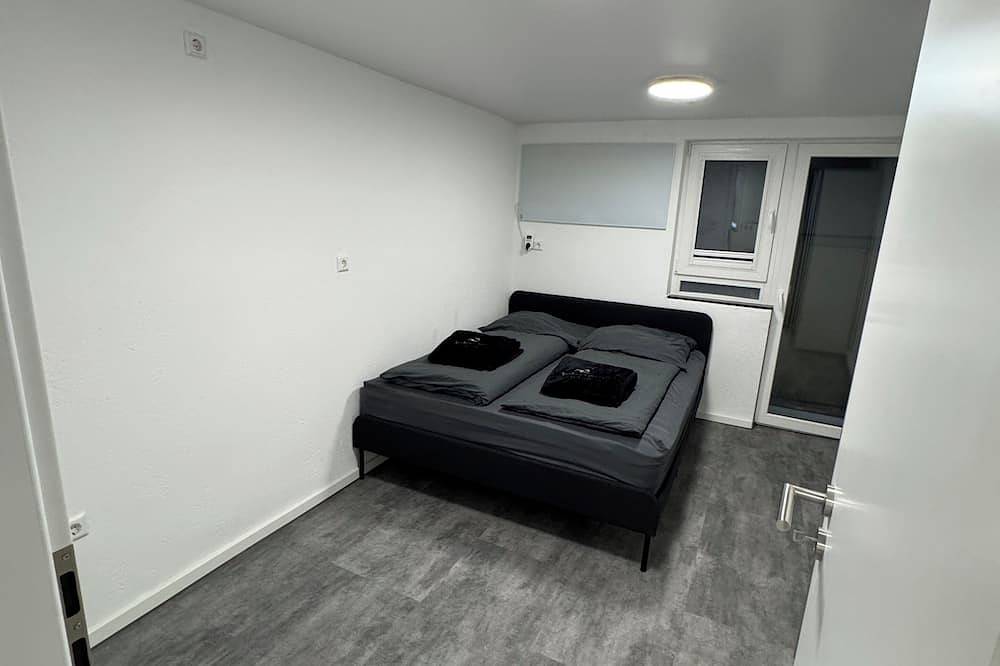 Ganze Wohnung, Luxus-Apartment im Herzen von Ludwigsburg mit schöner Terrasse und Großem Bad in Ludwigsburg, Landkreis Ludwigsburg