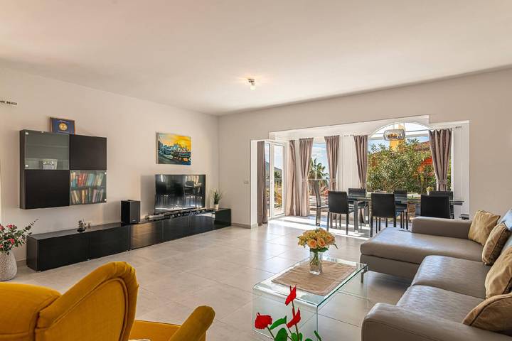 Luxusvilla 'Villa del Duque' Meerblick, Privatpool in Chayofa, Arona
