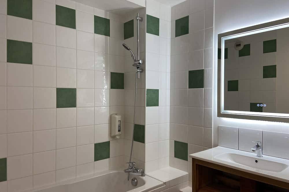 Appartement entier, T2 bis canal du midi terrasse piscine in Homps, Région de Narbonne