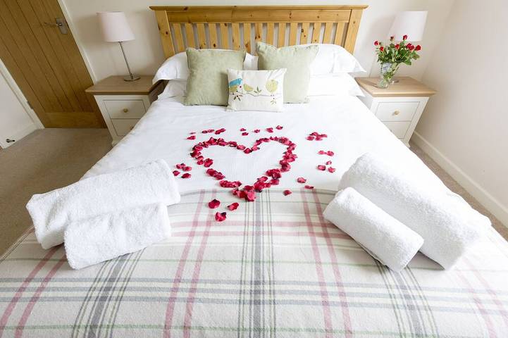 Ferienwohnung für 2 Personen, mit Pool und Garten sowie Sauna in England