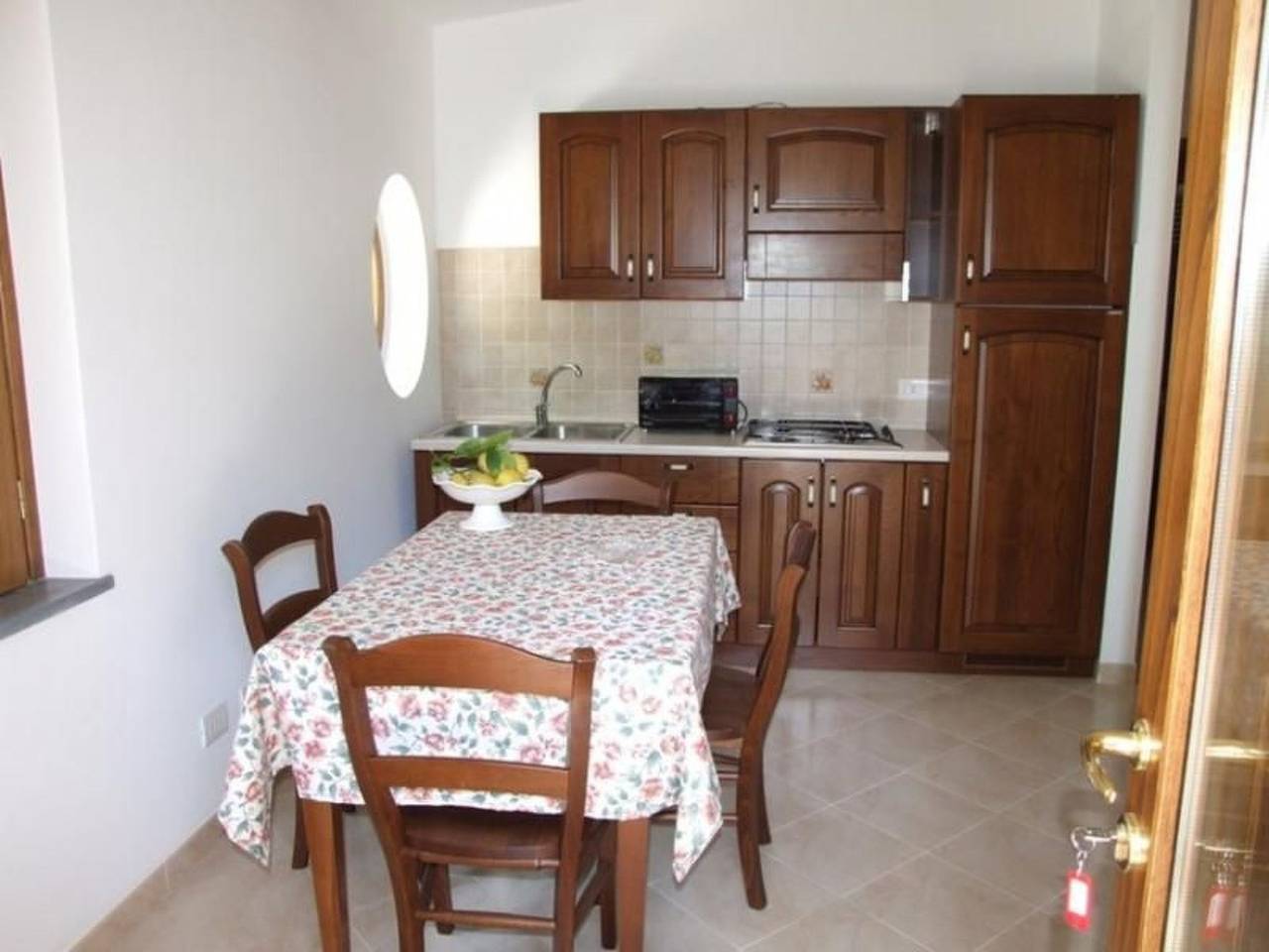 Appartement entier, Wohnung 'Ivy' mit privatem Garten in Sorrento, Province de Naples