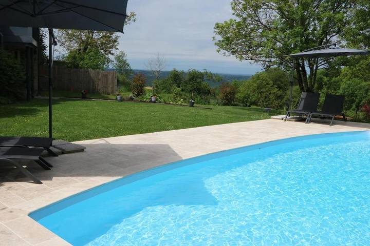 Location de vacances pour 2 personnes, avec jardin ainsi que vue et piscine à Villefranche-de-Rouergue - 4