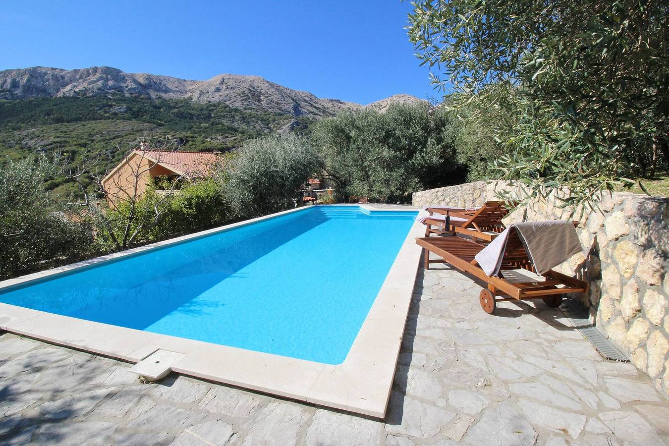 Holiday House Katarinini Dvori - with private Pool in Baška, Krk