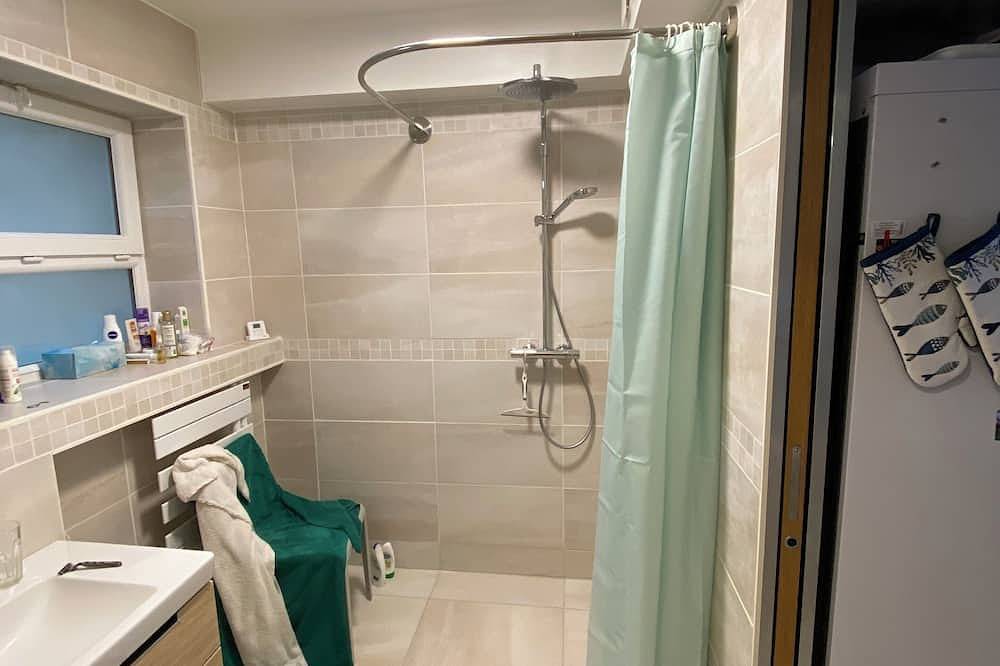 Ganze Wohnung, Renovated apartment, sea view, S-W orientation, terrace, near Monaco, Mala beach in Cap-d'Ail, Nizza und Umgebung
