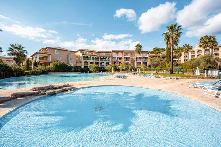 Gîte pour 4 personnes, avec balcon et piscine ainsi que jardin et bassin pour enfant dans Plage de la Garonnette - 4
