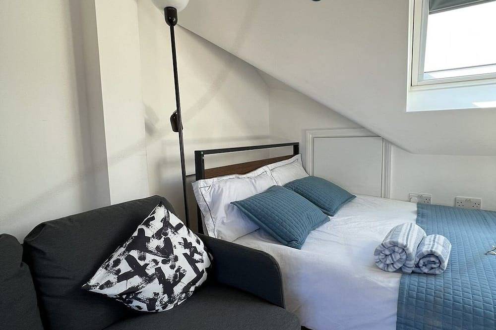 Double-Large-Salle de bain privée-Terrasse-Luxury - 6 in Ealing, Londres