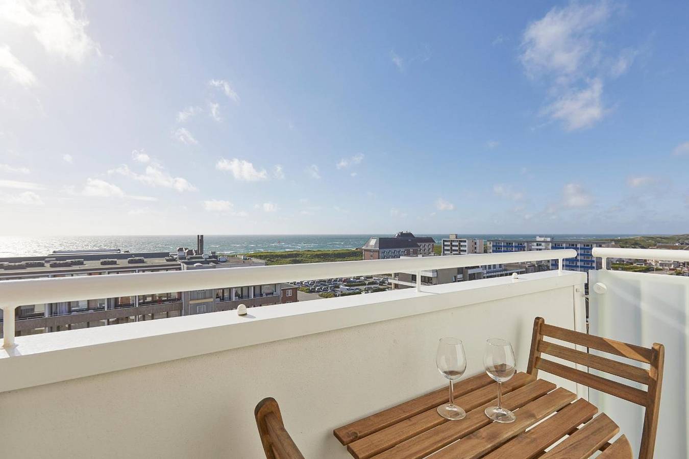 Ganze Wohnung, Modernes App., Balkon mit Meerblick, Pkw-Stellplatz, Wlan. Haustiere erlaubt. in Westerland, Sylt (Gemeinde)