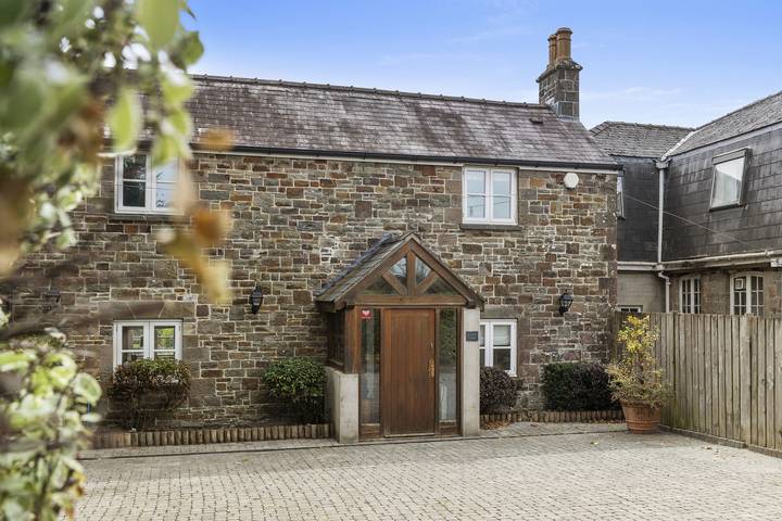 Log cabin for 4 people, with Ocean view and Terrace as well as Garden in Saundersfoot