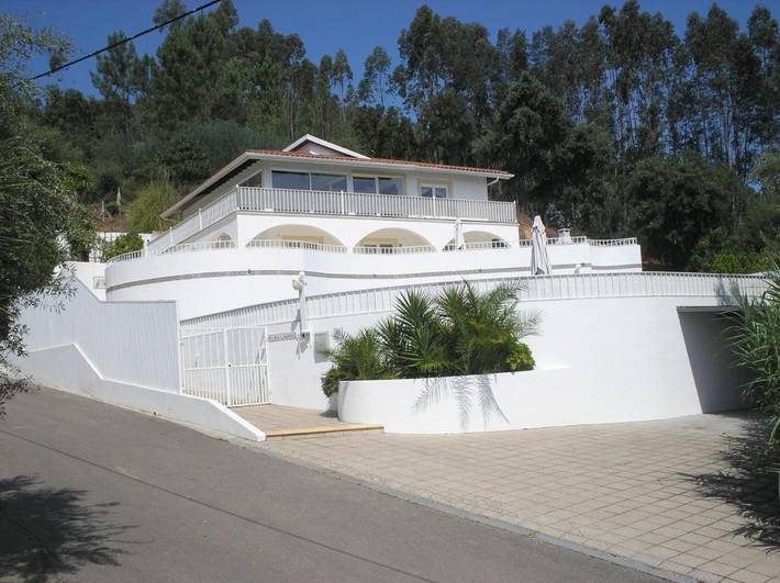Chalet para 4 personas, con piscina además de vistas y terraza en Portugal