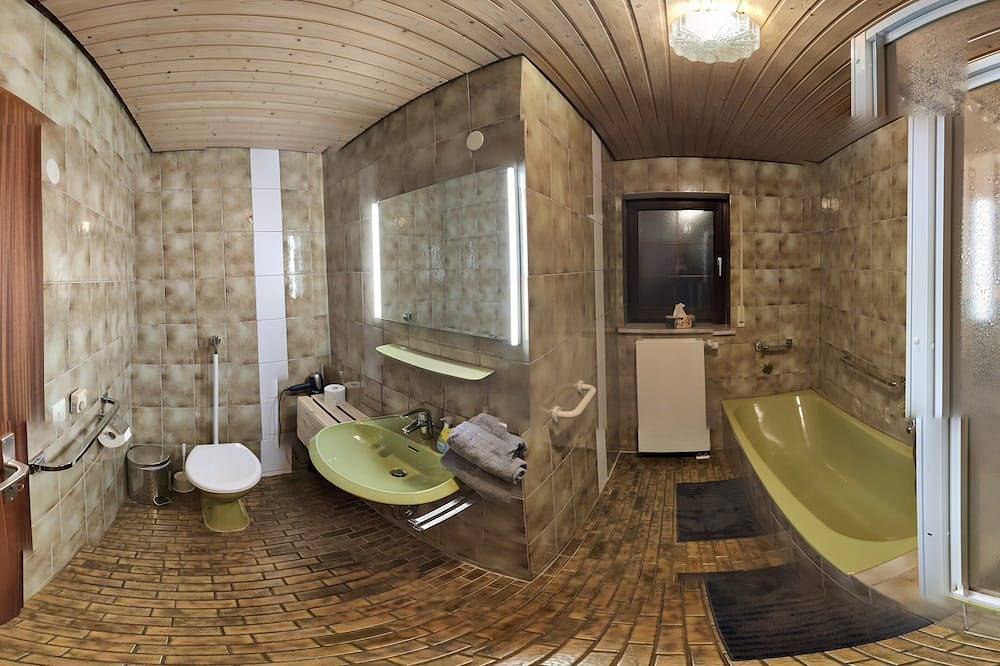 Ganze Wohnung, Geiger's Ferienwohnung im Laucherttal in Veringenstadt, Naturpark Obere Donau