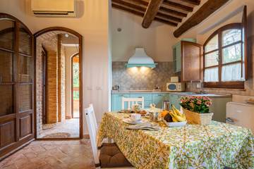 Agriturismo per 4 Persone in San Giovanni d'Asso, Montalcino, Foto 2
