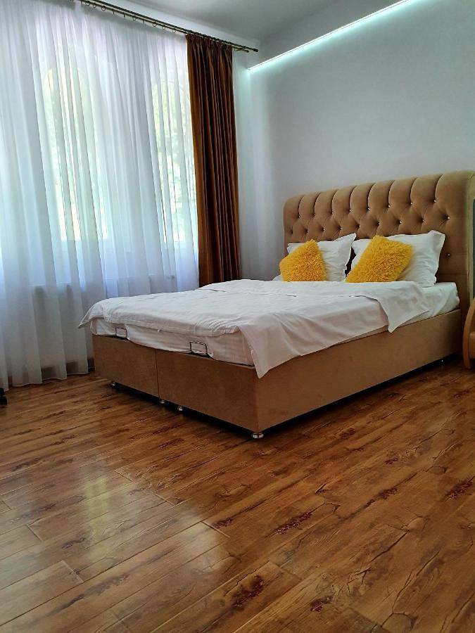 Gîte pour 4 personnes, avec vue à Sinaia - 2