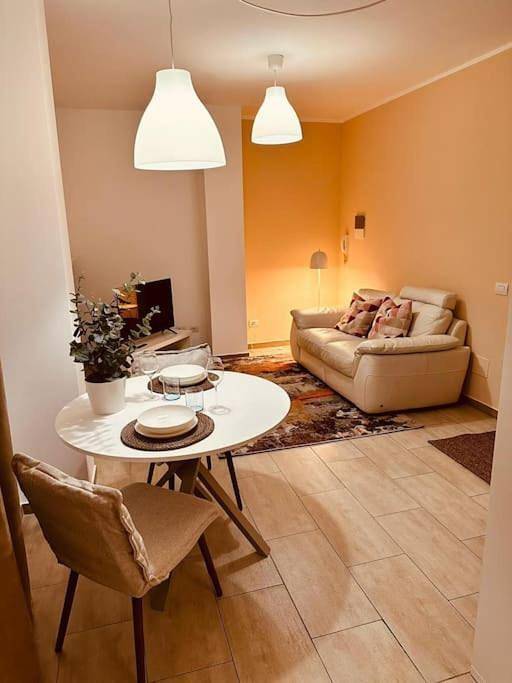 Appartamento per 2 persone, con Balcone e Terrazza nonché Giardino a Peschiera Borromeo