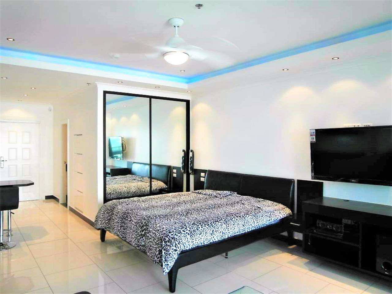 Apartamento vacacional entero, Ver Talay 8 Gran apartamento tipo estudio con vistas al mar Pattaya in Pattaya, Provincia de Chon Buri