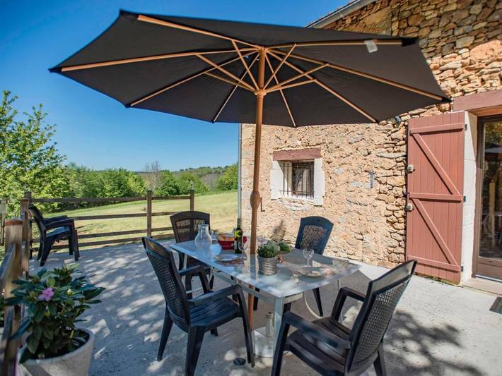 Location de vacances pour 5 personnes, avec jardin ainsi que terrasse et piscine, animaux acceptés à Saint-Cernin-de-l'Herm - 2