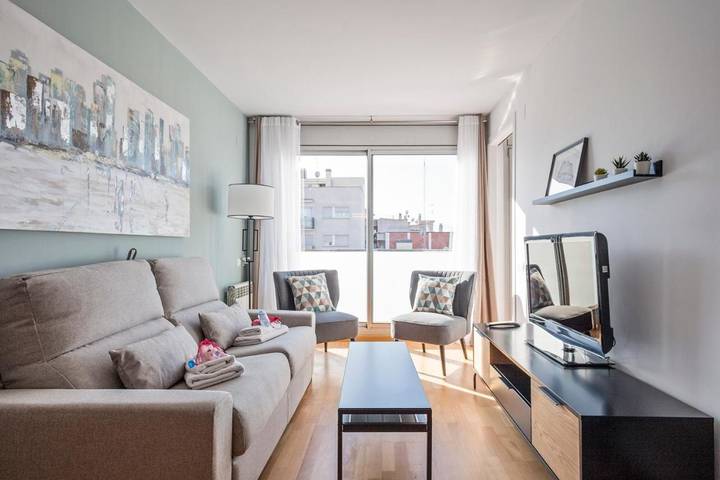 Ferienwohnung für 6 Personen, mit Balkon und Ausblick in Rubi (Katalonien)