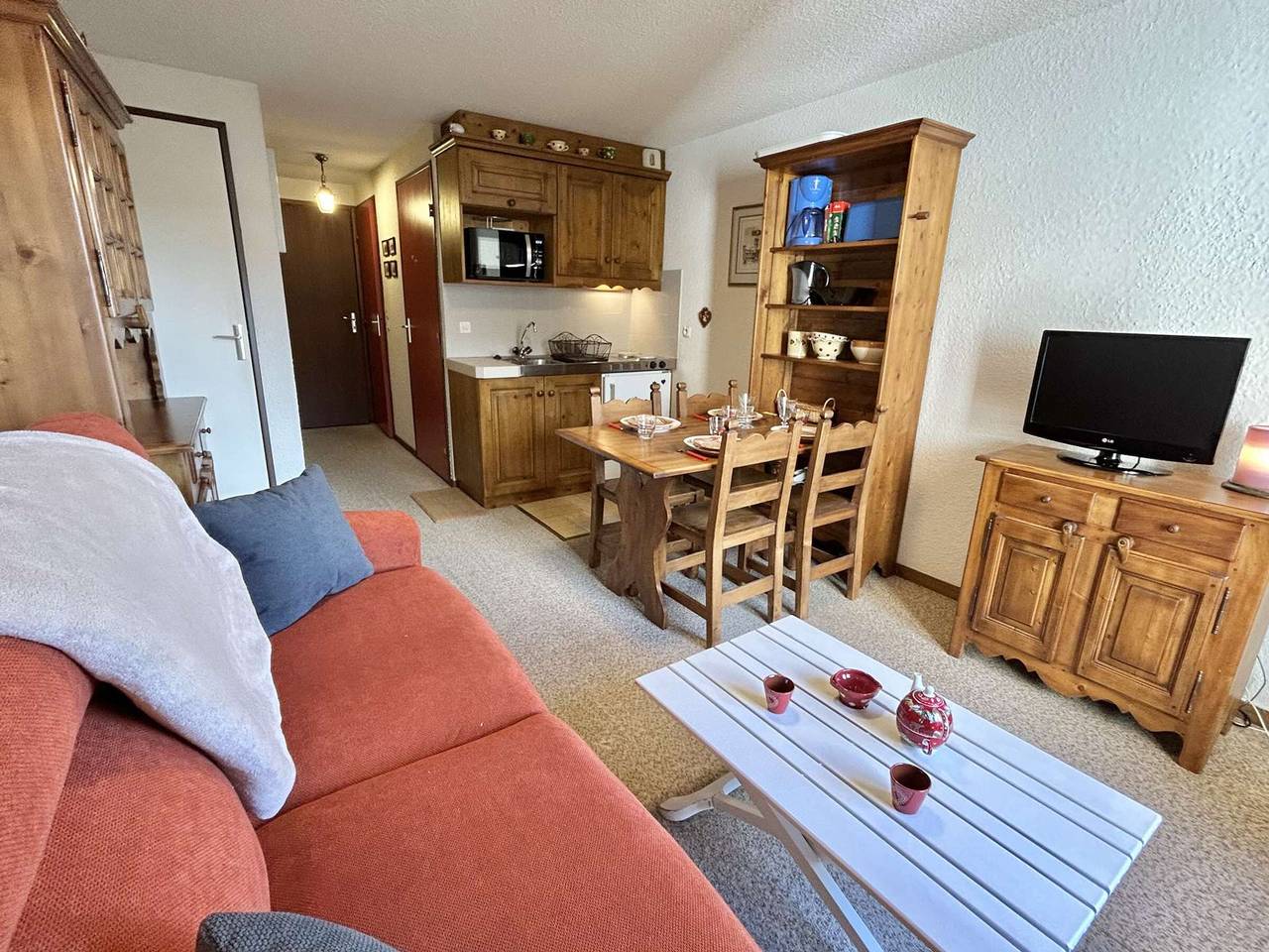 Appartement entier, Studio calme avec parking, vue montagnes, Demi-Quartier in Demi-Quartier, Pays du Mont-Blanc