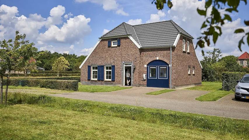 Vakantiehuis voor 14 personen, with tuin and whirlpool as well as zwembad and sauna in Leudal
