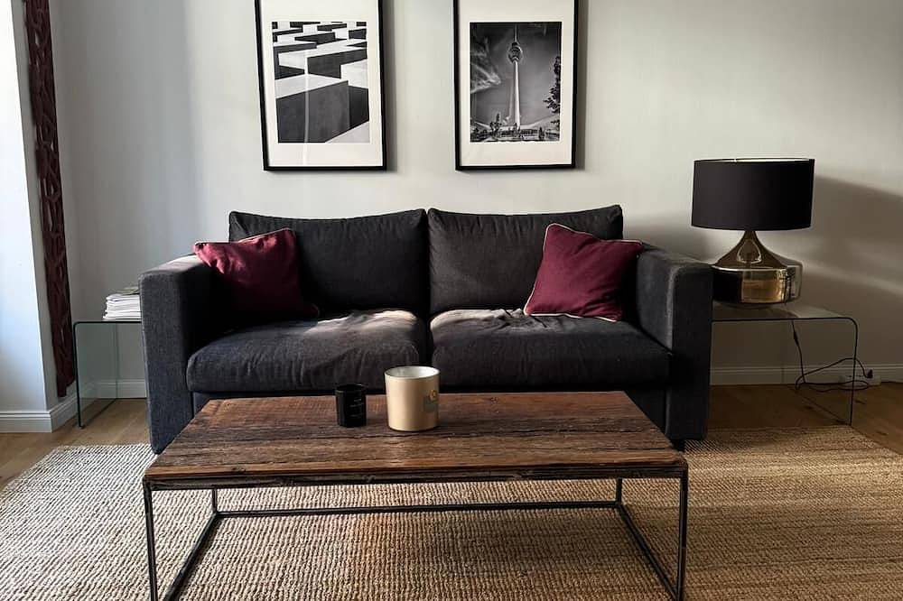 Ganze Wohnung, Sehr schöne Ferienwohnung ruhige Lage mit guten Parkmöglichkeiten und Terasse in Kleinmachnow, Mittelmark