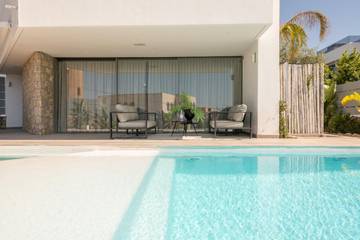 Holiday home in Cap Martinet, Santa Eulària des Riu für 8 