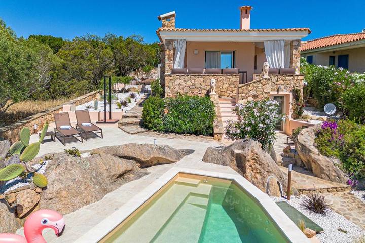Villa for 4 people, with garden in San Teodoro
