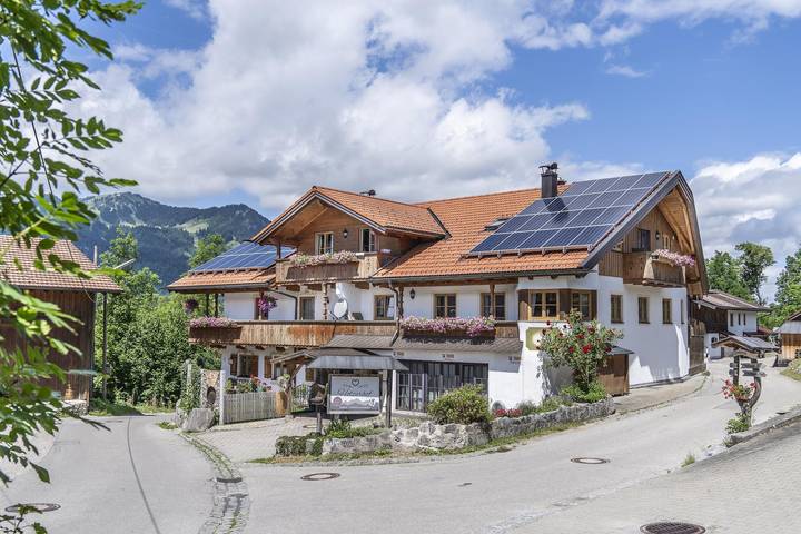 Pension für 5 Personen, mit Balkon und Terrasse sowie Whirlpool und Garten